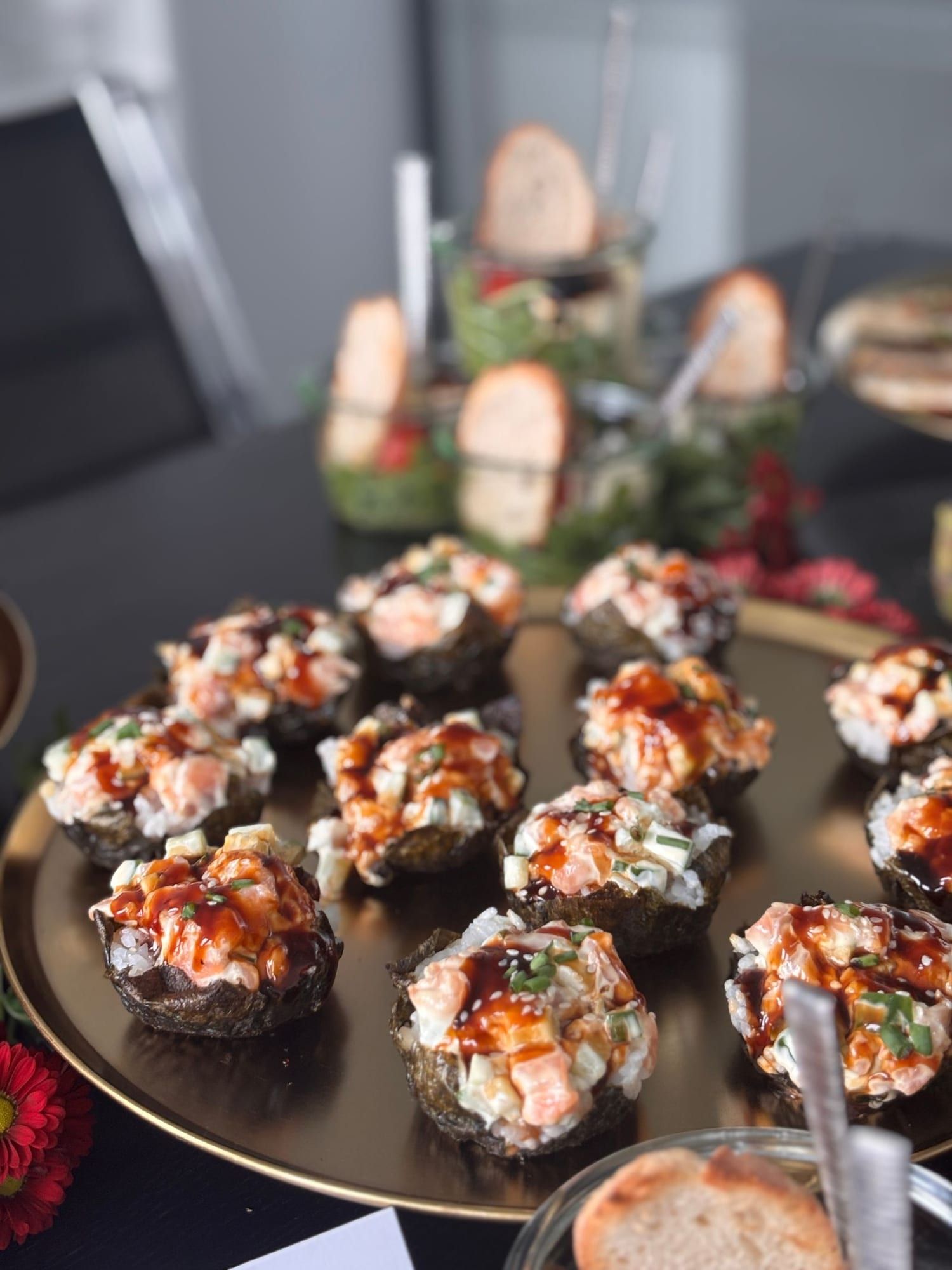 Nori-Sushi-Cups mit Lachs