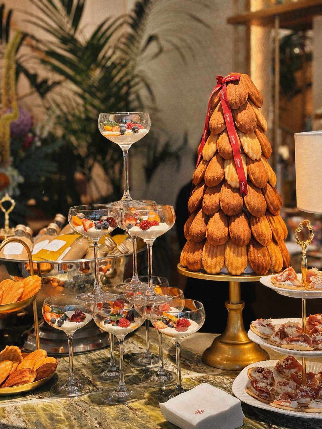 Dessert-Turm mit Coupes