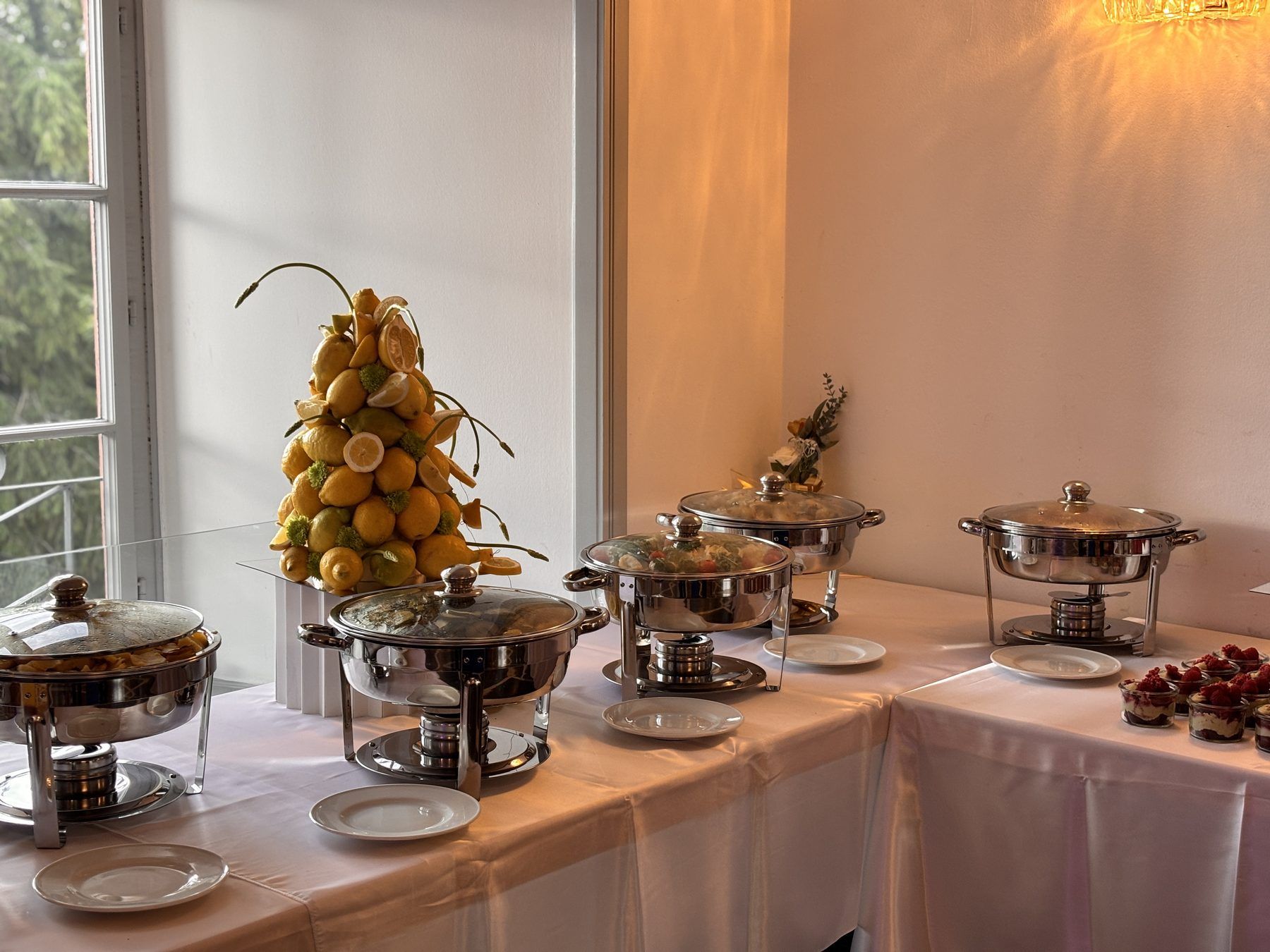 Zitronen-Turm am Buffet